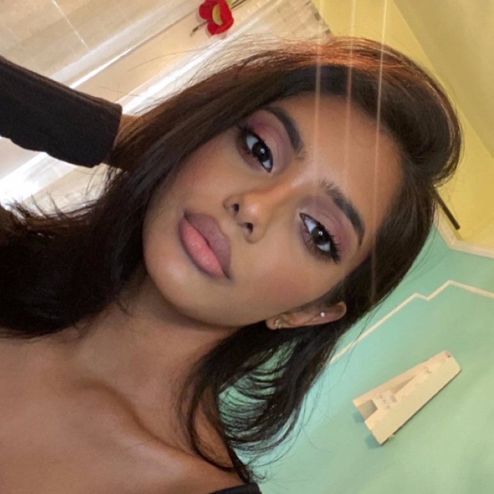 Meet your Posher, Ariana